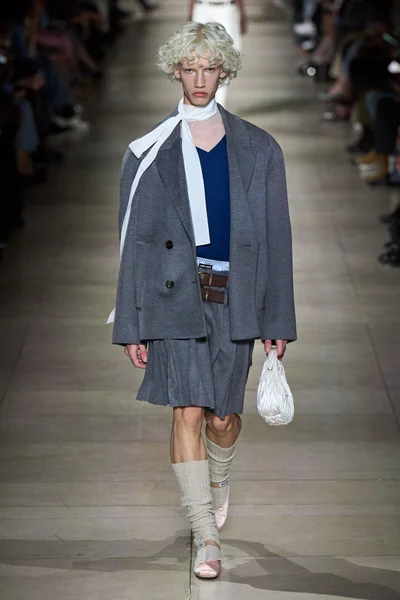 Look 9